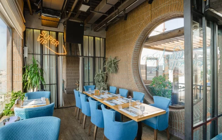 Ресторан «Паруса на крыше» приглашает к себе в гости Ресторан «Паруса на крыше» приглашает к себе в гости