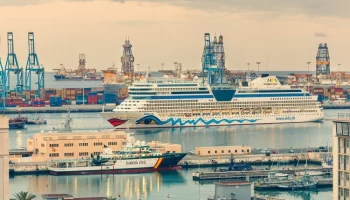 Солнечные пляжи Гран-Канарии ждут вас в апреле!