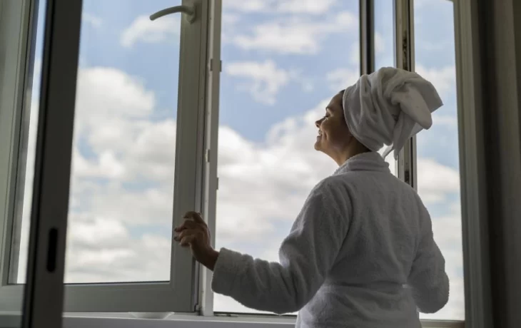 Okna Eko: фиксируем цены и дарим москитные сетки на остекление домов