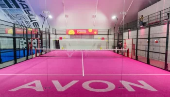 Розовый падел от Avon: новое место притяжения для активных женщин Москвы