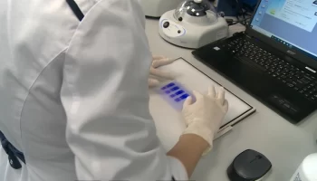 Поставить прививку от COVID-19 вакциной «Конвасэл» можно в частных и гос поликлиниках РФ